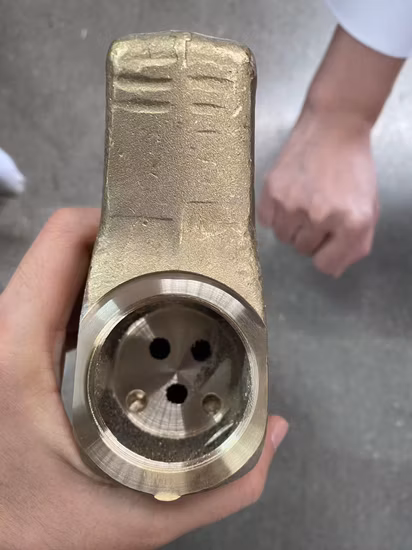 Máquina de mecanizado de roscado y perforación CNC horizontal de 12 husillos para producción de mezcladores de grifos